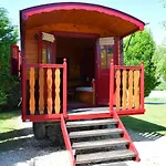 Konukevi Domaine Des Vigneres 4*