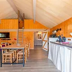 Konukevi Domaine Des Vigneres 4*
